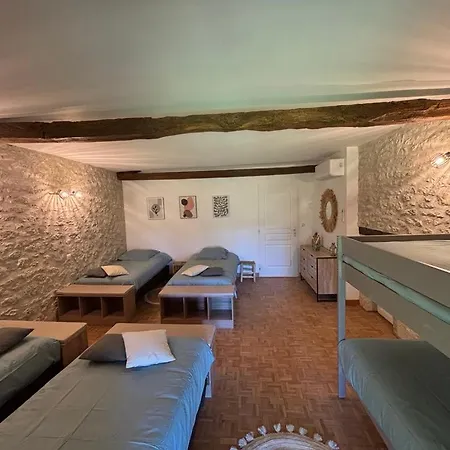 度假居 At Stephanie And Damien's, Charming Stone And Pool *