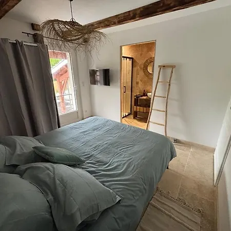 At Stephanie And Damien's, Charming Stone And Pool * 洛泽特