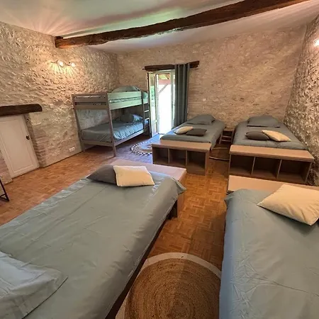 At Stephanie And Damien's, Charming Stone And Pool 度假居 洛泽特