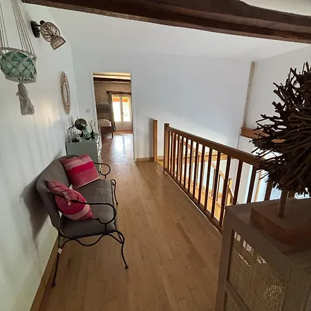 度假居 At Stephanie And Damien's, Charming Stone And Pool 洛泽特