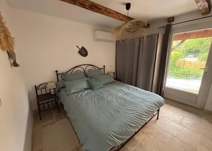 Vakantiehuis At Stephanie And Damien's, Charming Stone And Pool Lauzerte