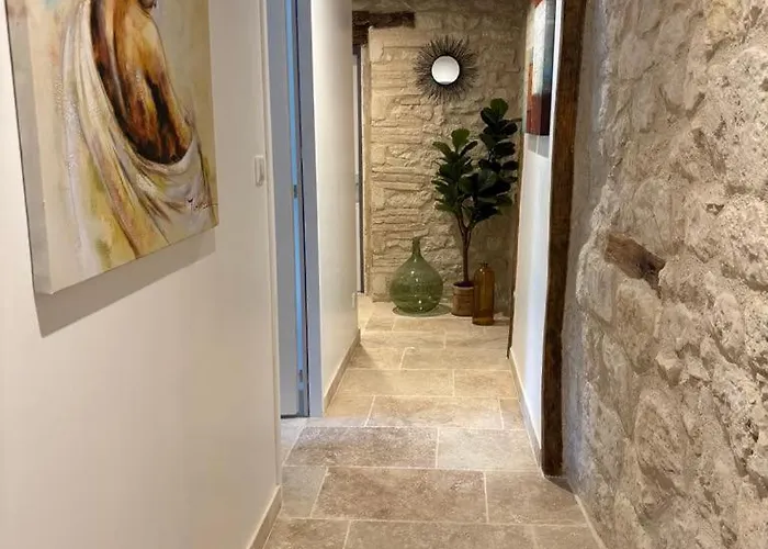 At Stephanie And Damien's, Charming Stone And Pool Lauzerte