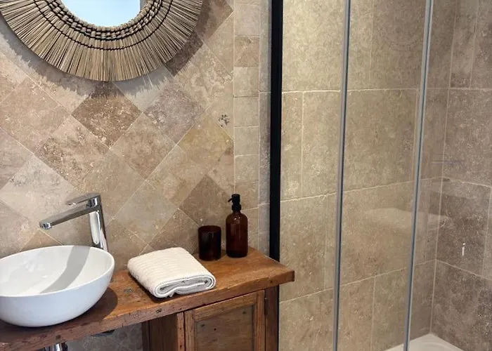 At Stephanie And Damien's, Charming Stone And Pool * Lauzerte