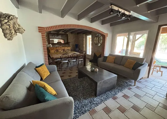 At Stephanie And Damien's, Charming Stone And Pool * Lauzerte