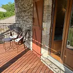 At Stephanie And Damien's, Charming Stone And Pool Holiday home *