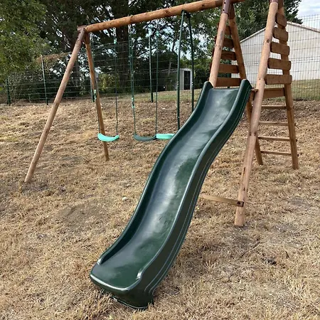 Casa de Férias At Stephanie And Damien's, Charming Stone And Pool Lauzerte